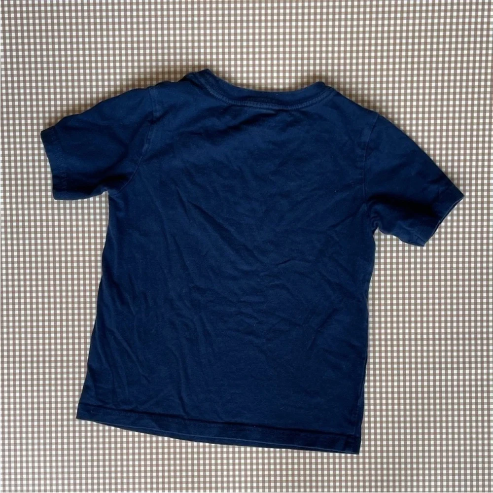 Dinosaur Skeleton‎ graphic T-shirt. Size 4T
